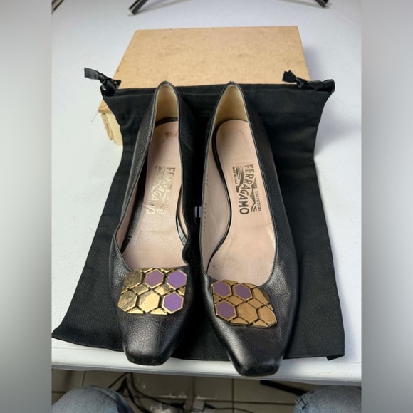 Salvatore Ferragamo Pumps, Size 7 - Picture 2 of 15